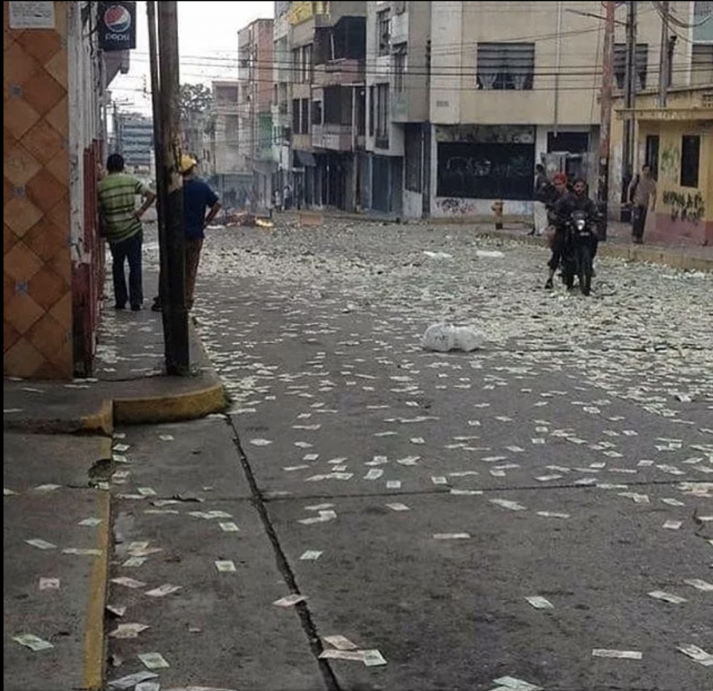 Worthless paper money in Venezuela